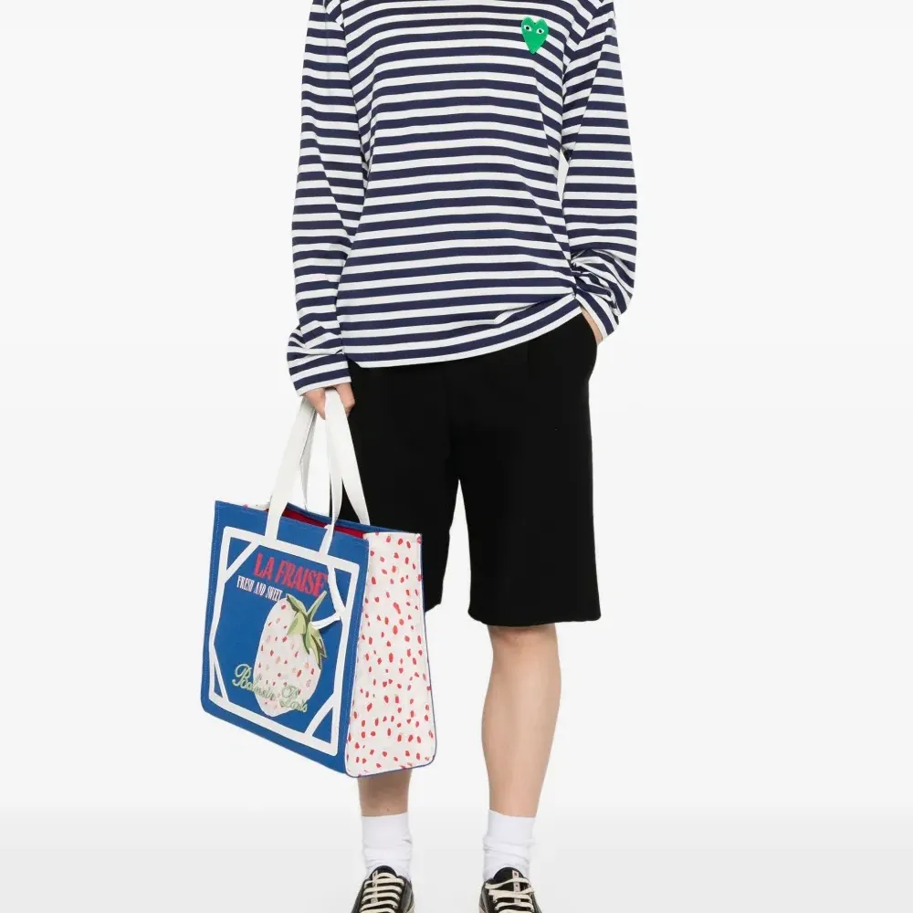 Футболка с нашивкой Футболка с нашивкой