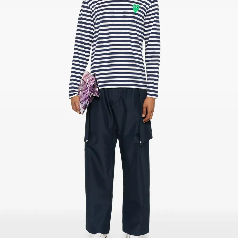 Футболка с нашивкой Футболка с нашивкой