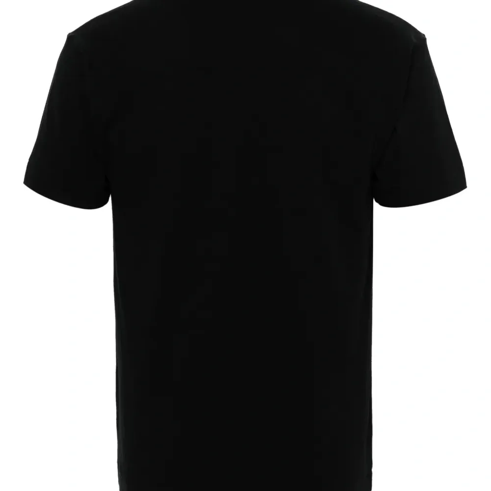 Футболка с нашивкой