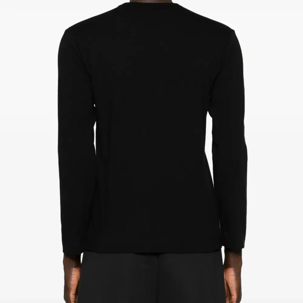 Футболка с нашивкой