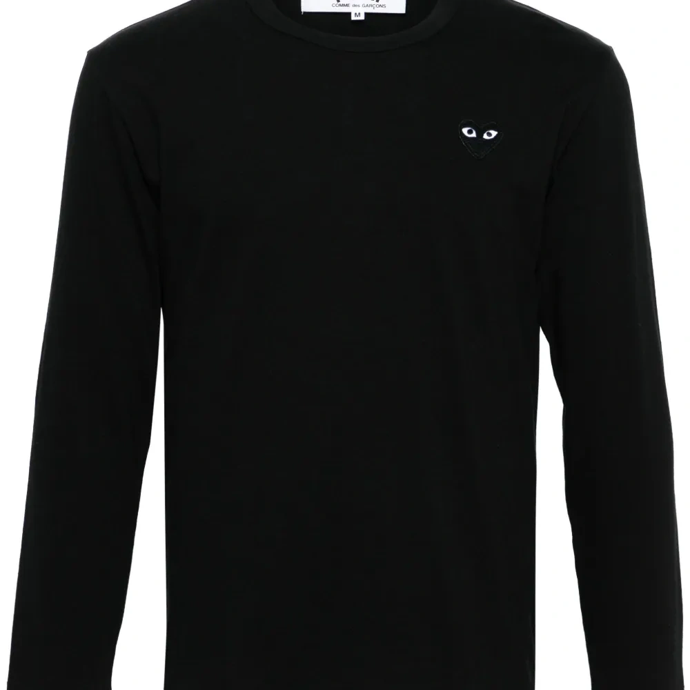 Футболка с нашивкой