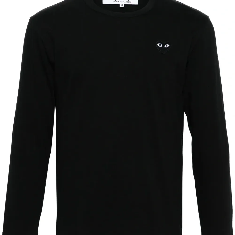 Футболка с нашивкой