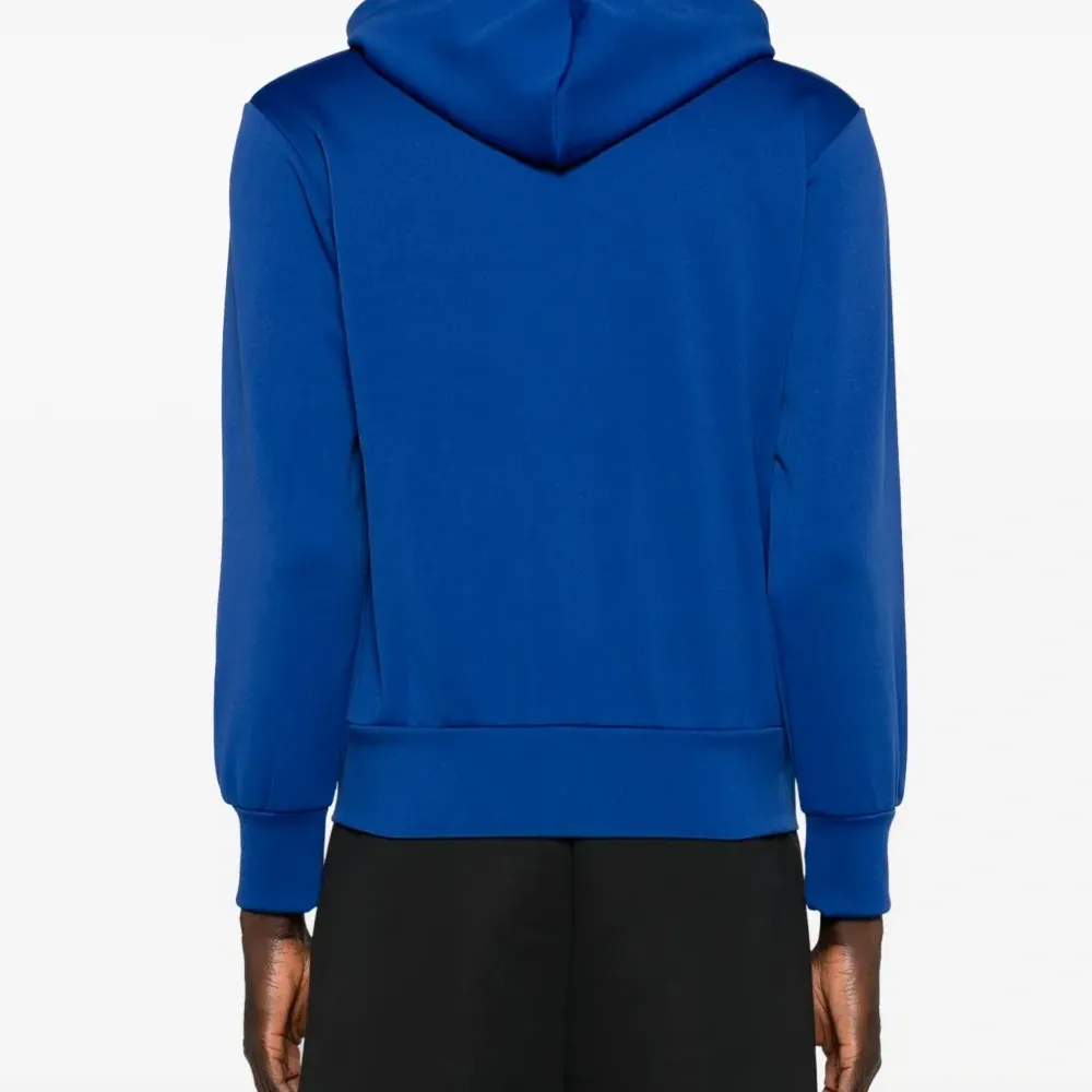 Худи с аппликацией