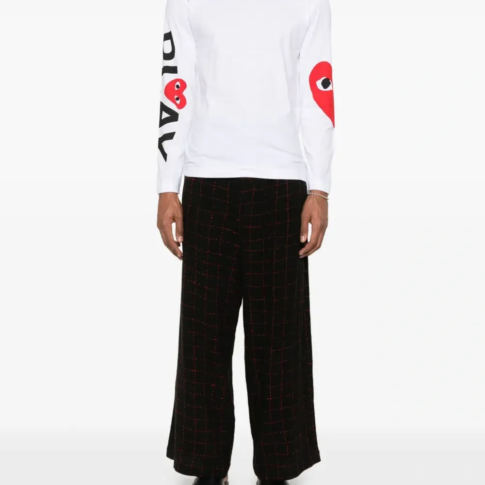 Футболка с длинными рукавами и принтом