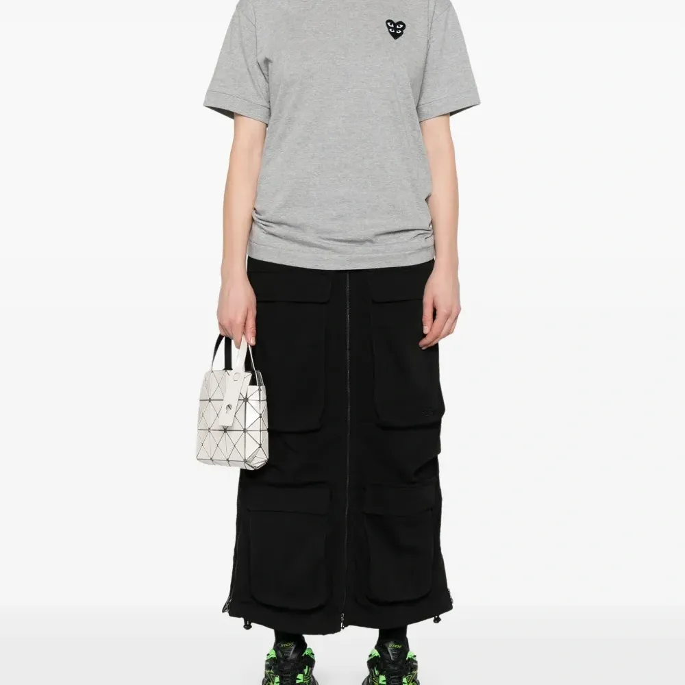 Футболка с логотипом