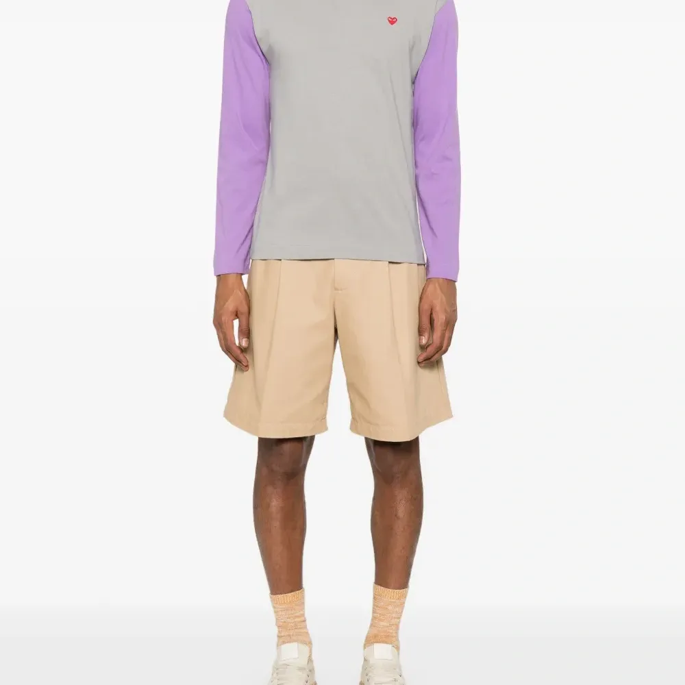 Футболка с нашивкой