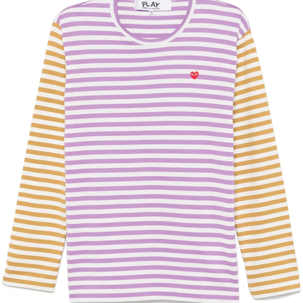 Полосатая футболка с логотипом