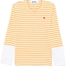 Полосатая футболка с нашивкой