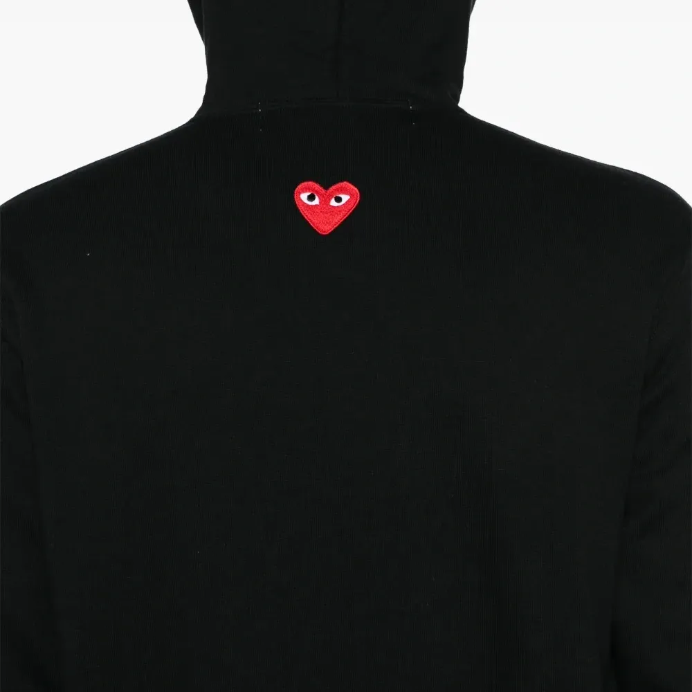 Худи с нашивкой