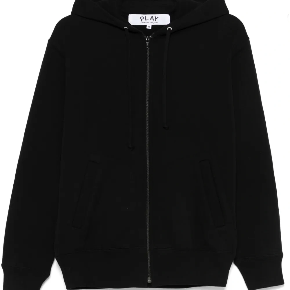 Худи с нашивкой