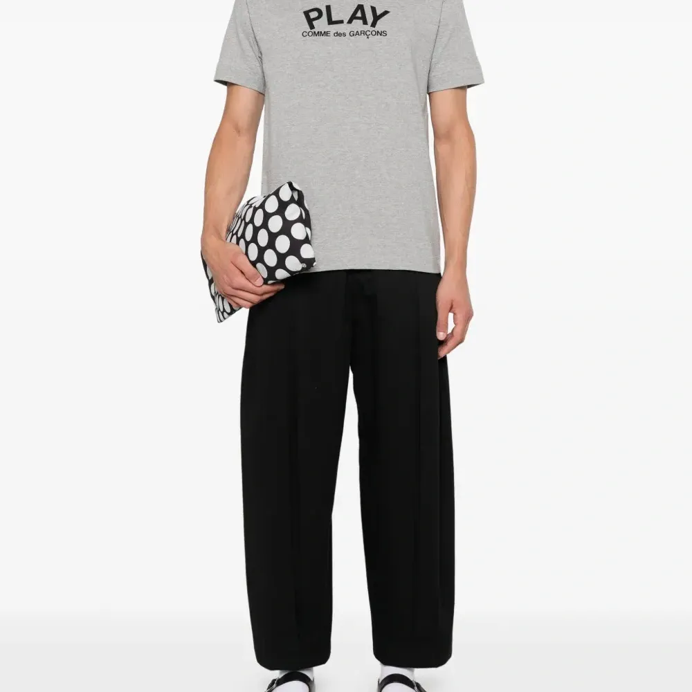 Футболка с логотипом