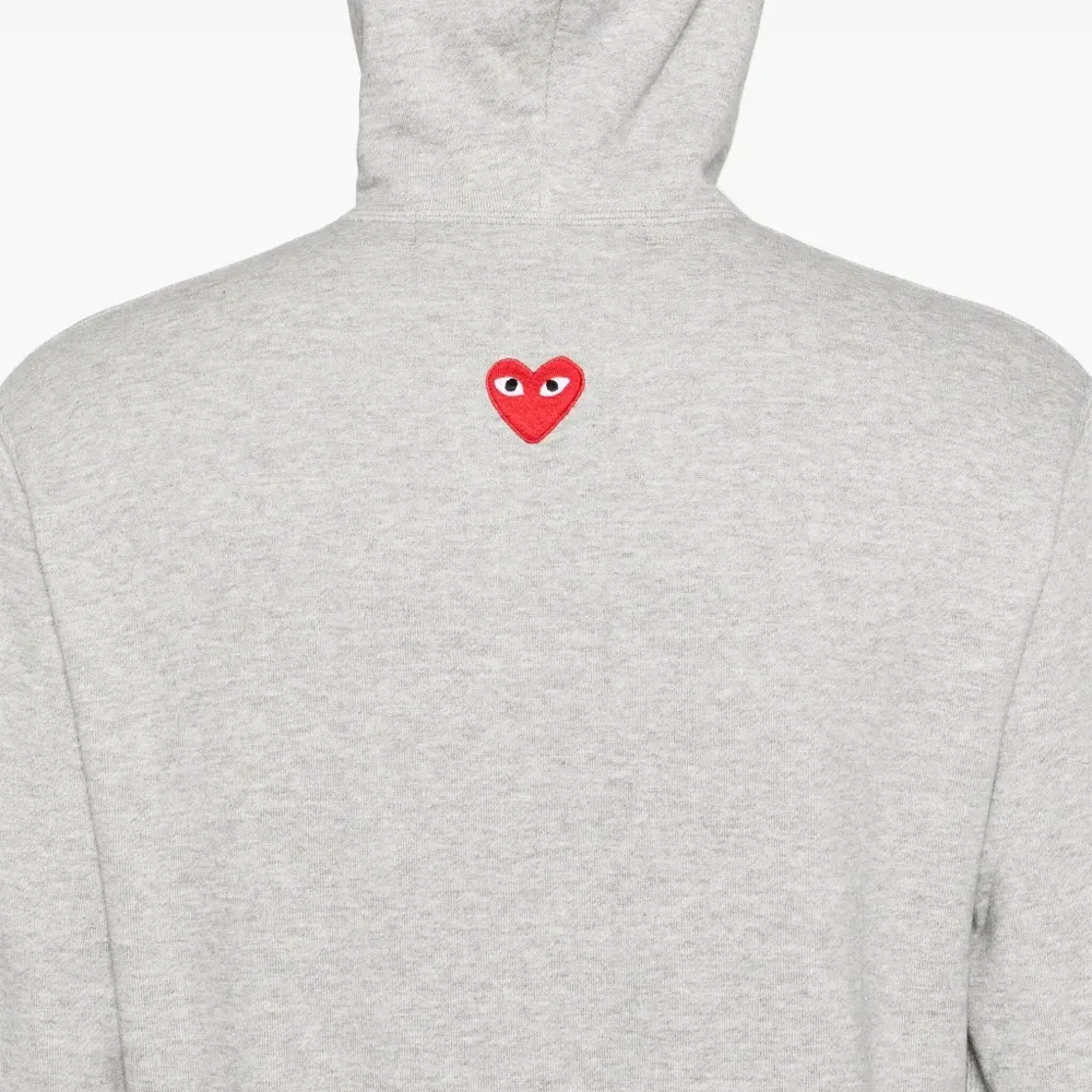 Худи с нашивкой