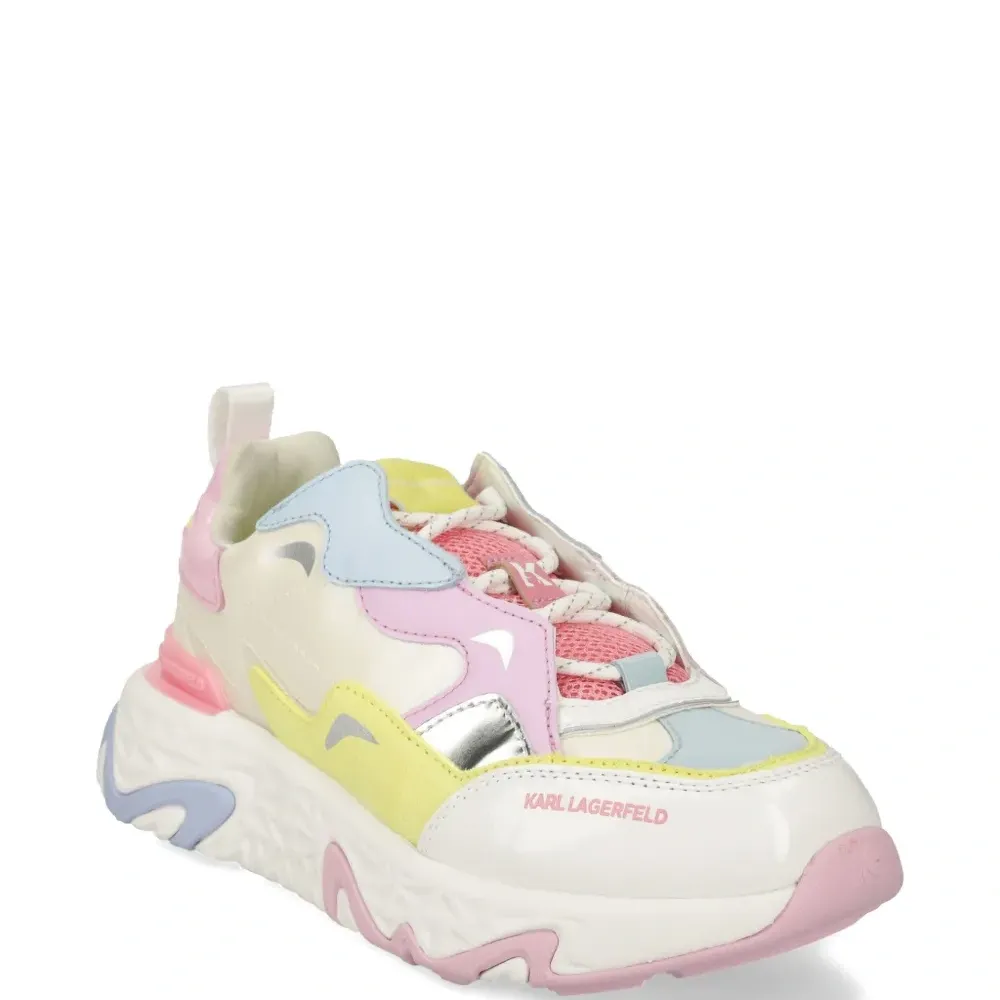 Кожаные кроссовки