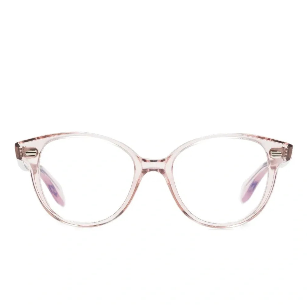 Очки в круглой оправе