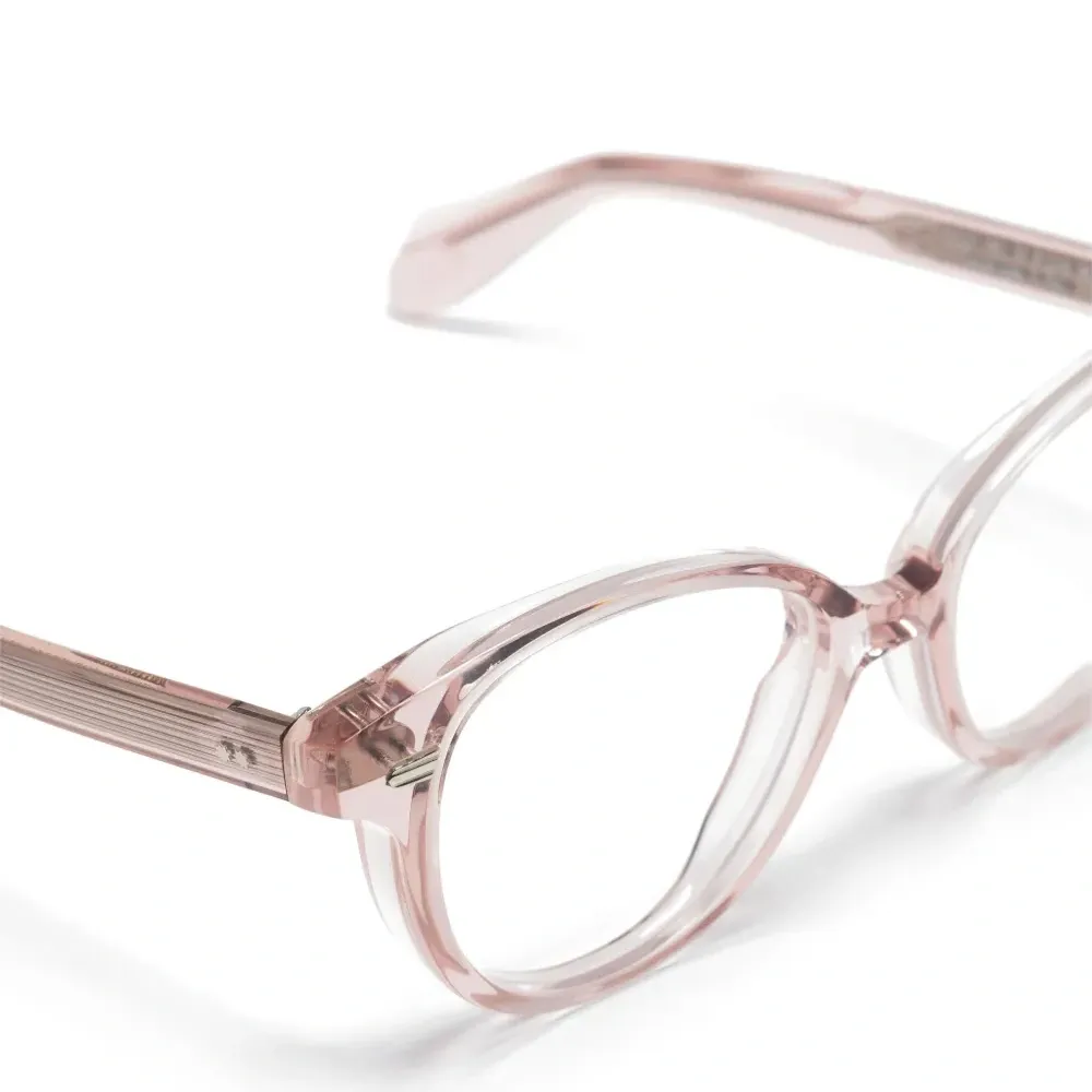 Очки в круглой оправе