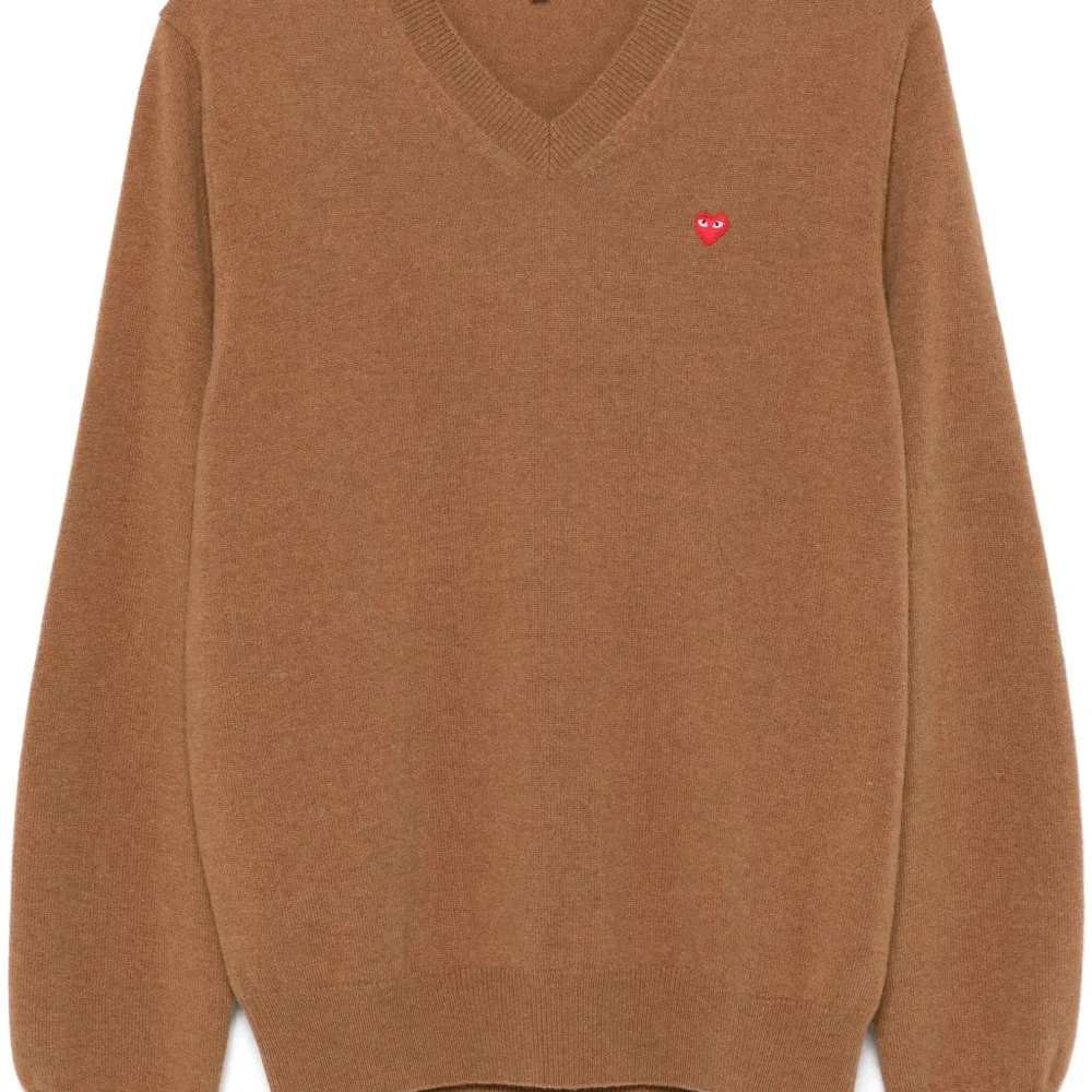 Джемпер с нашивкой