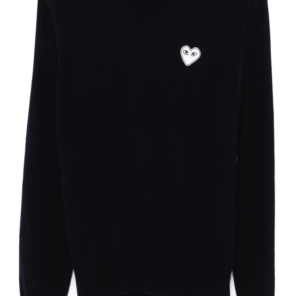 Свитер с вышивкой