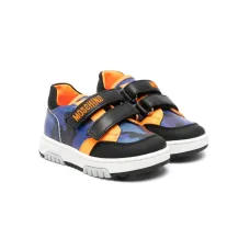 Кроссовки с вышитым логотипом