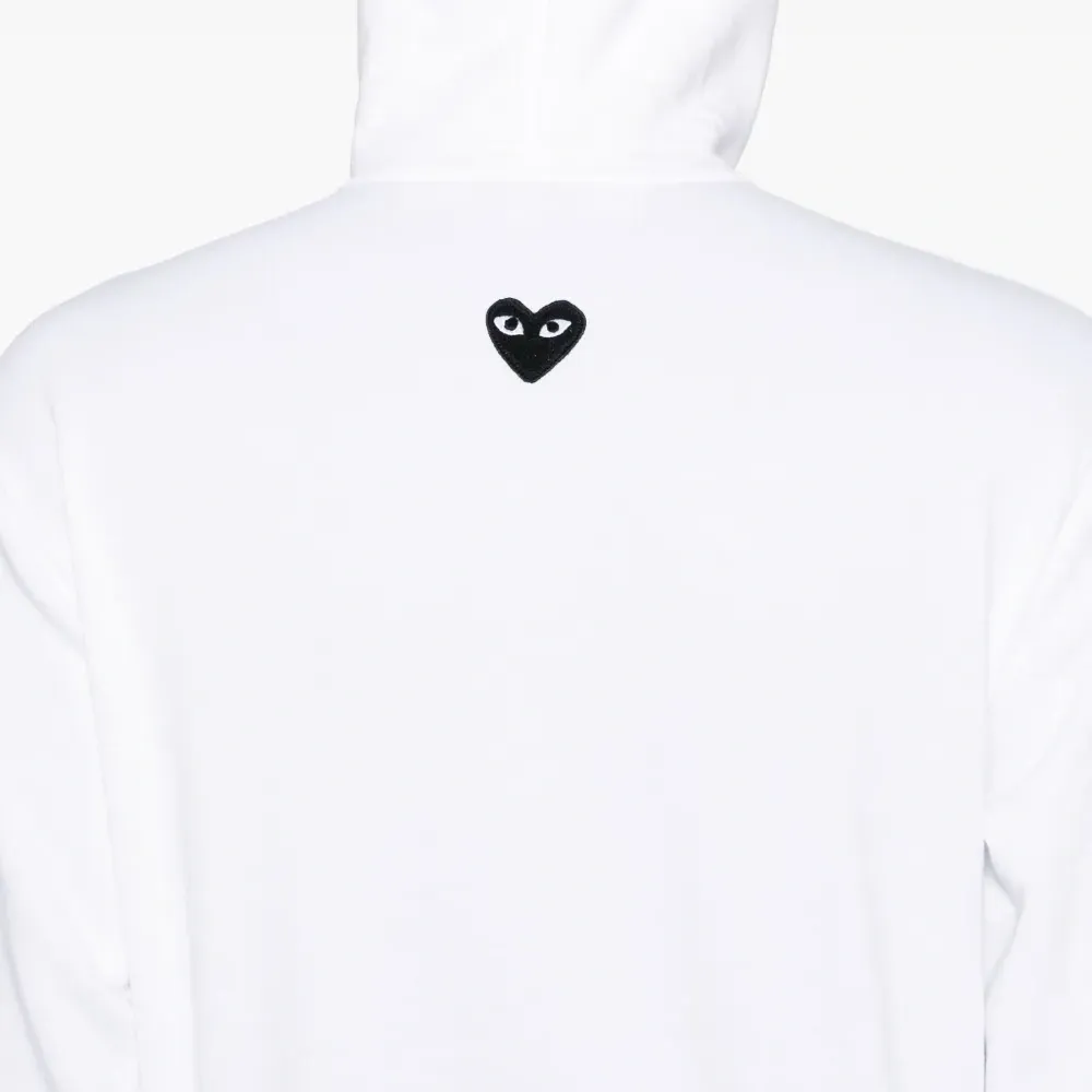 Худи с нашивкой