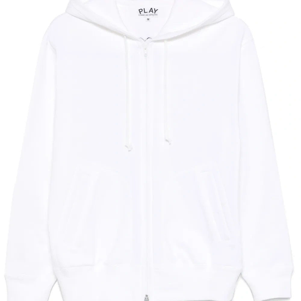 Худи с нашивкой