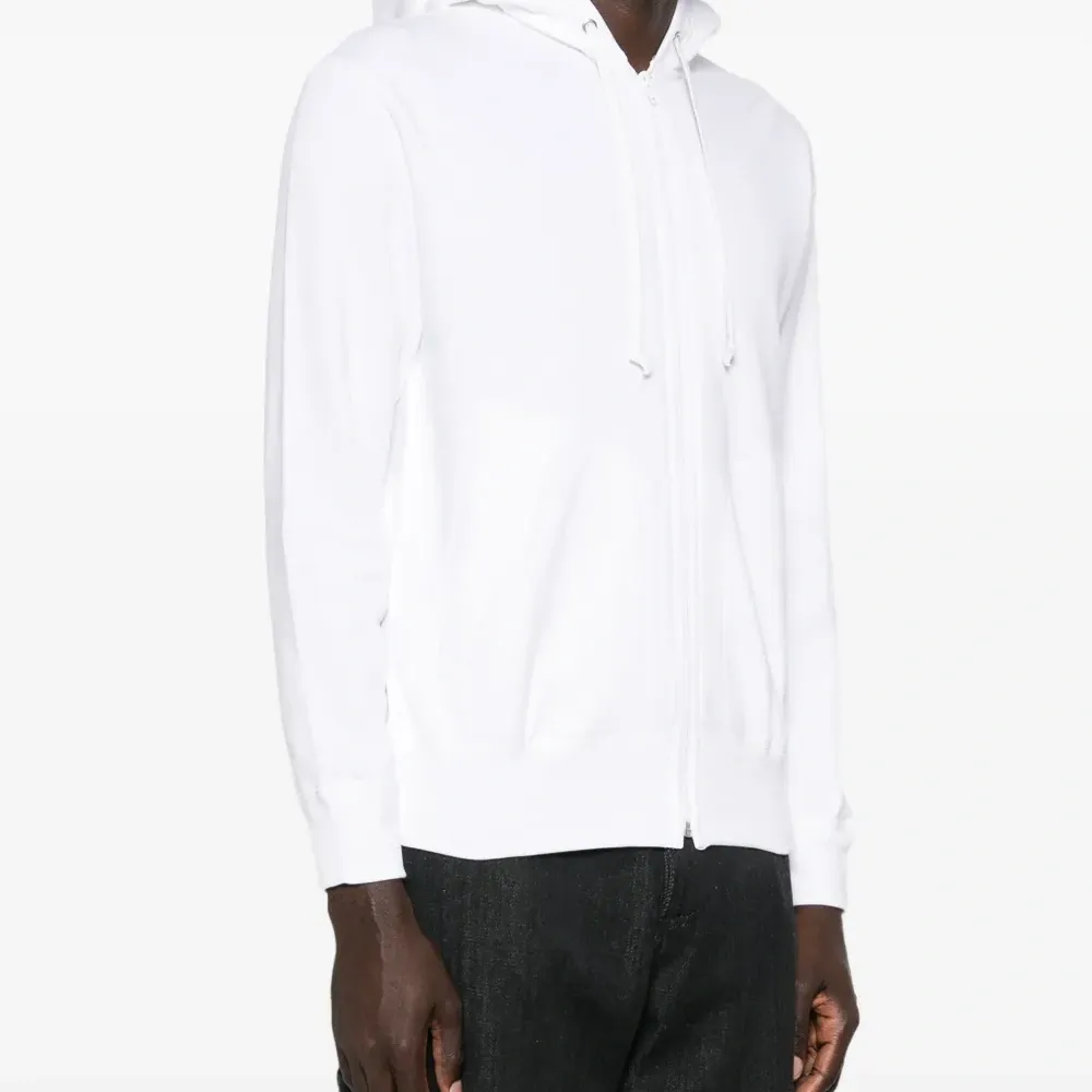 Худи с нашивкой