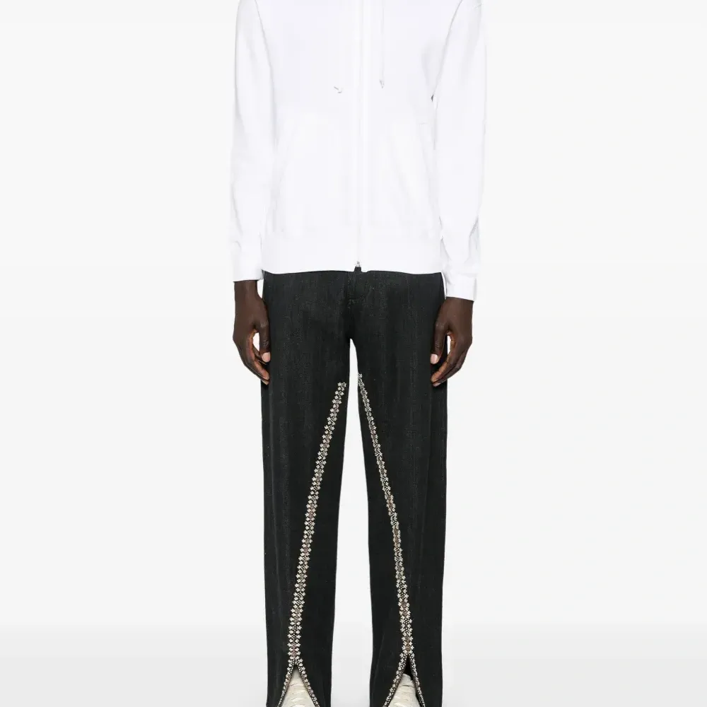 Худи с нашивкой