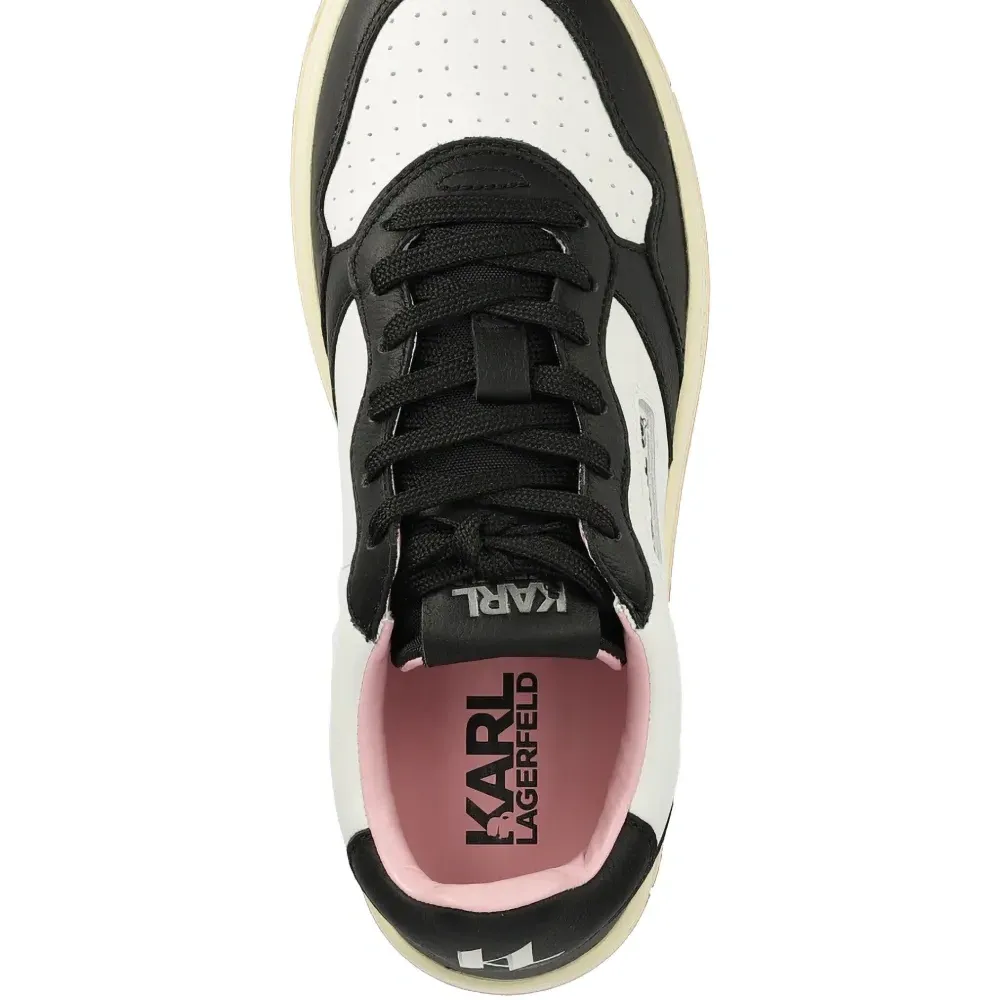 Кожаные кроссовки