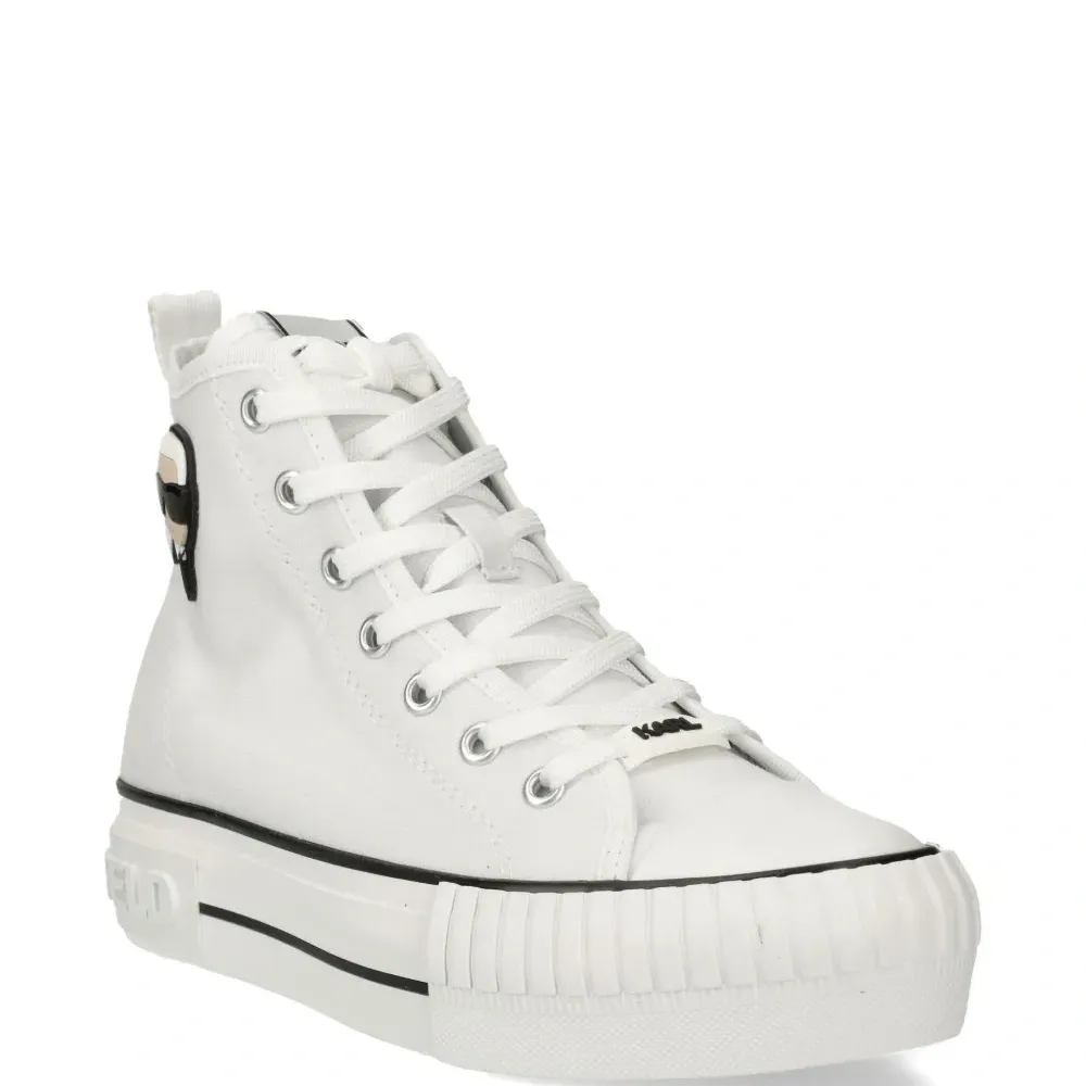 Кеды с нашивкой-логотипом Кеды с нашивкой-логотипом