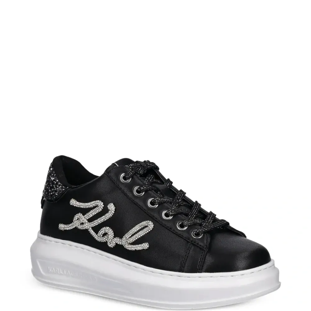 Кроссовки с логотипом