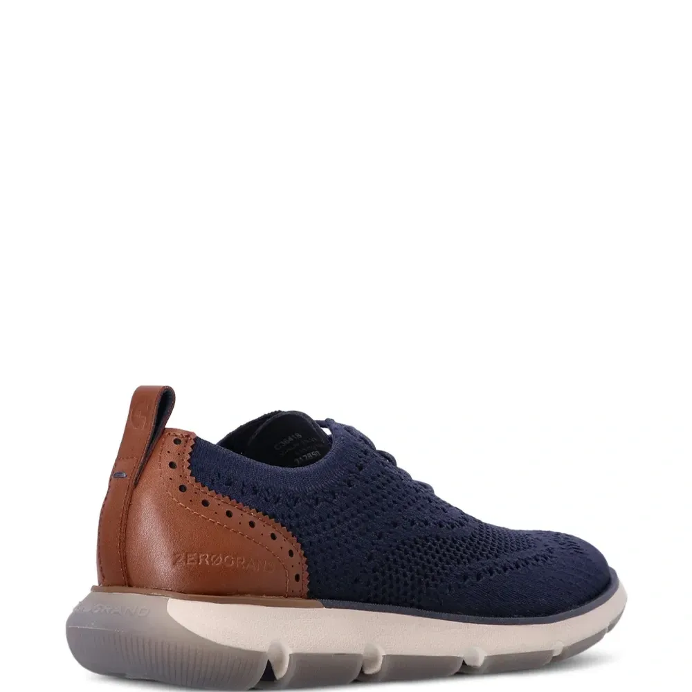 Кроссовки с перфорацией