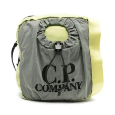 Сумка на плечо с вышитым логотипом Сумка на плечо с вышитым логотипом