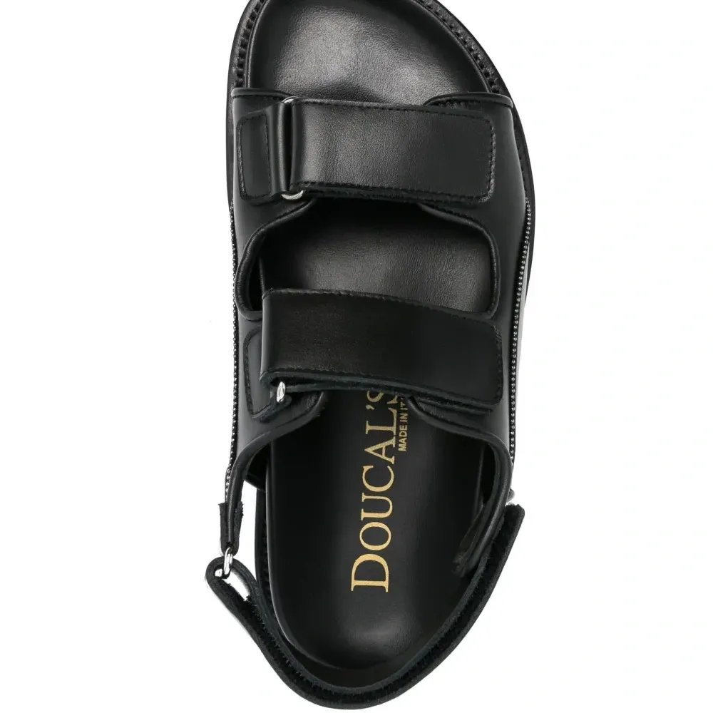 Сандалии с ремешками