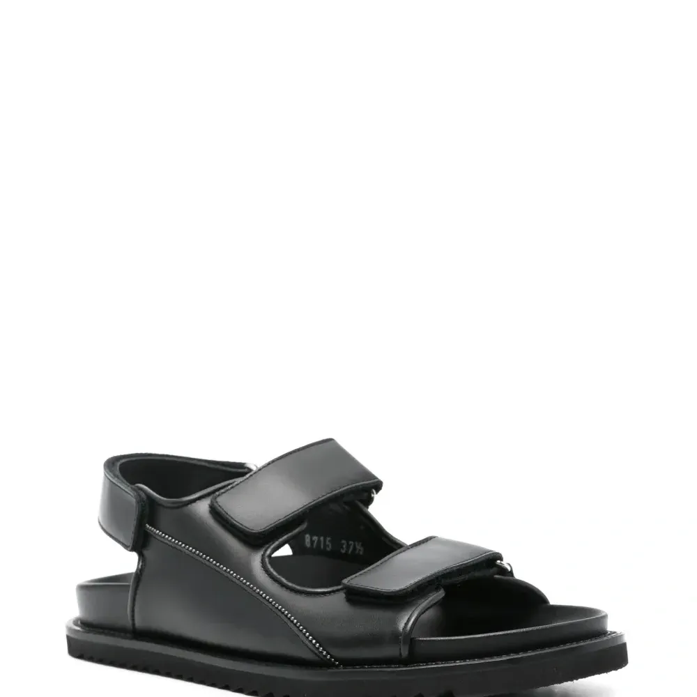 Сандалии с ремешками