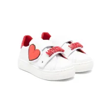 Кроссовки с логотипом