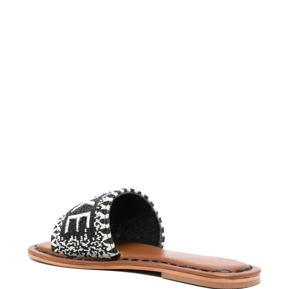 Сандалии с бусинами Сандалии с бусинами