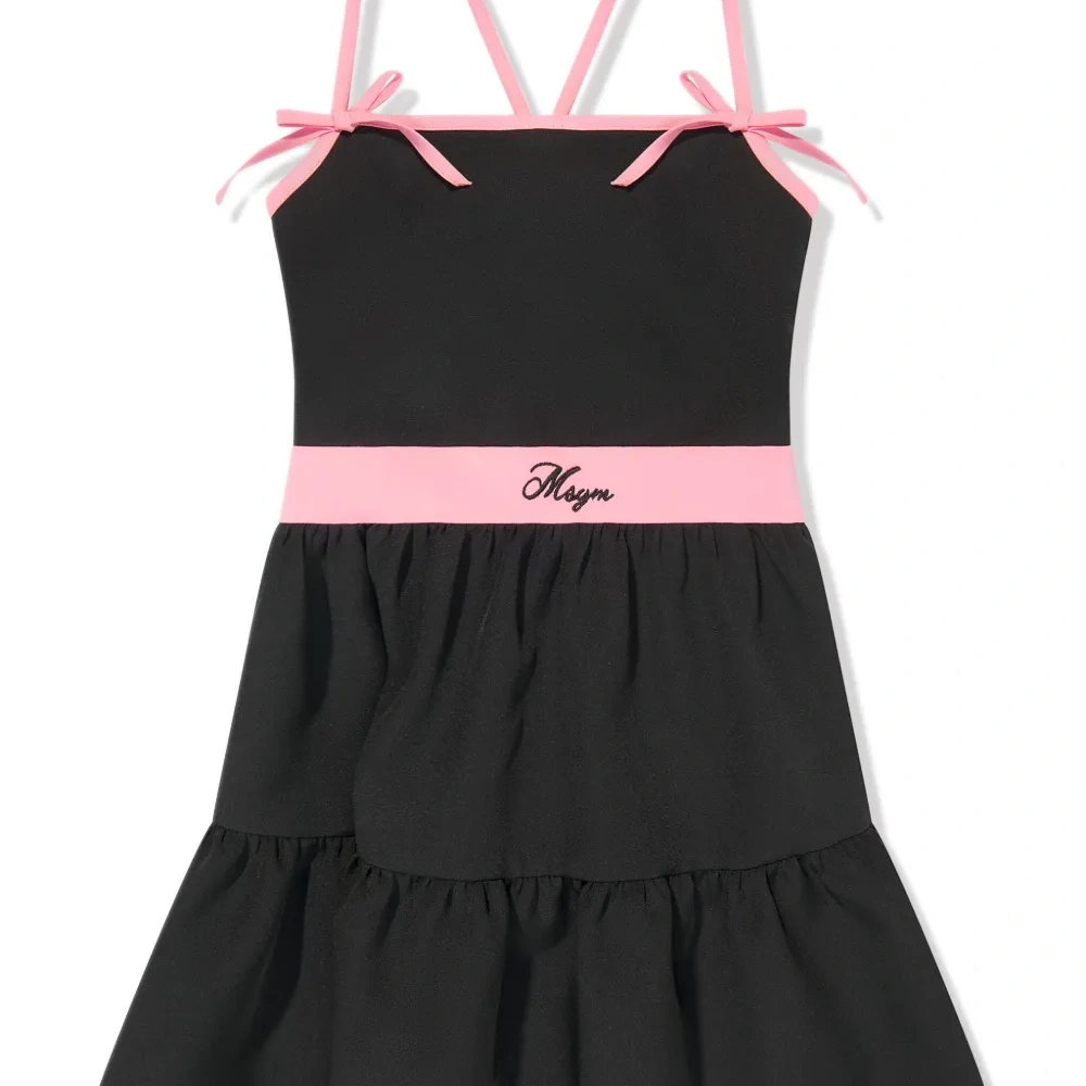 Платье с контрастной отделкой