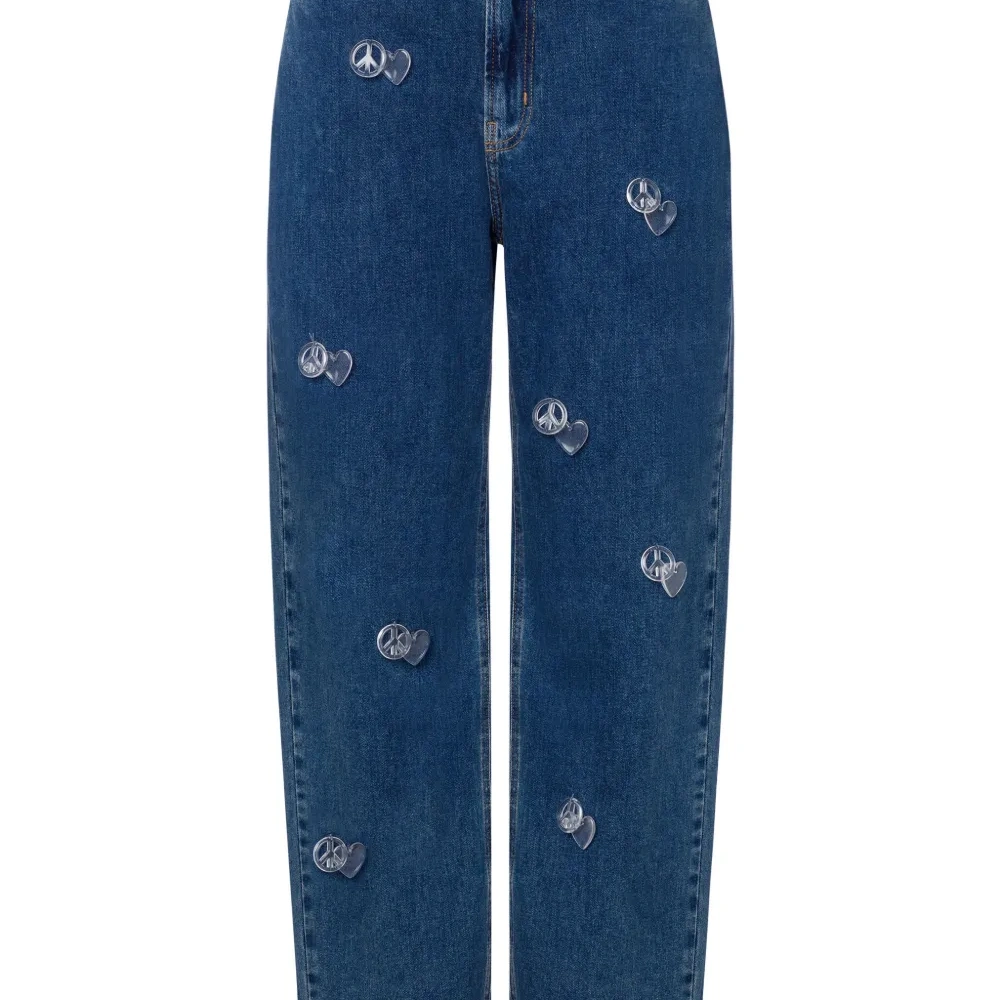 Зауженные джинсы с завышенной талией