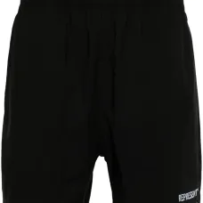 Спортивные шорты с вышитым логотипом