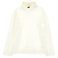 Топ с высоким воротником и длинными рукавами Топ с высоким воротником и длинными рукавами