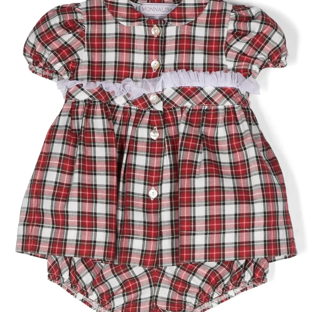 Клетчатое платье с оборками