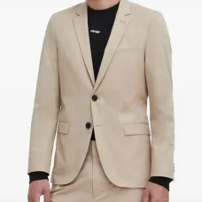 Пиджак с заостренными лацканами Пиджак с заостренными лацканами