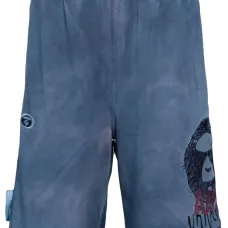 Спортивные шорты с вышитым логотипом