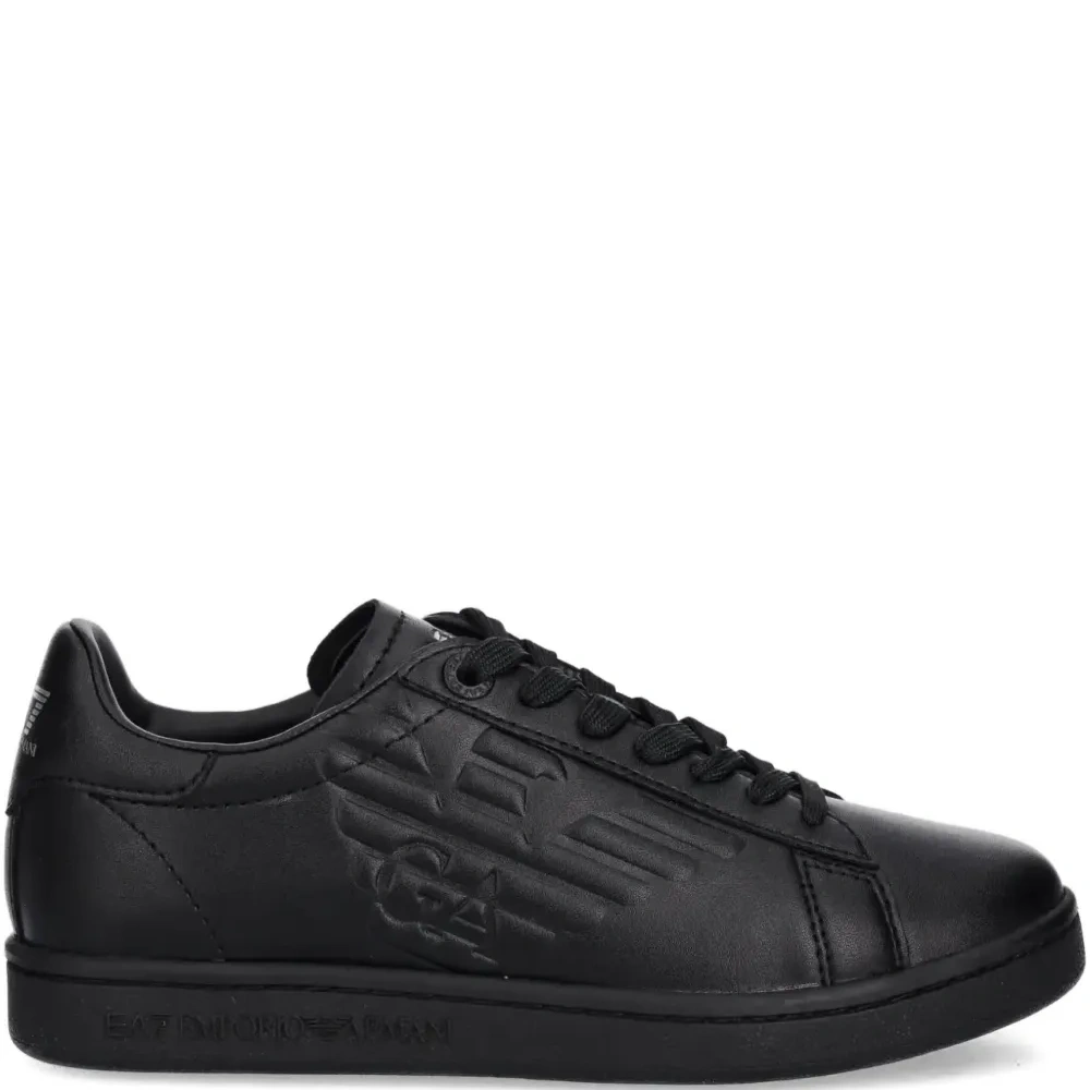 Кроссовки с тисненым логотипом