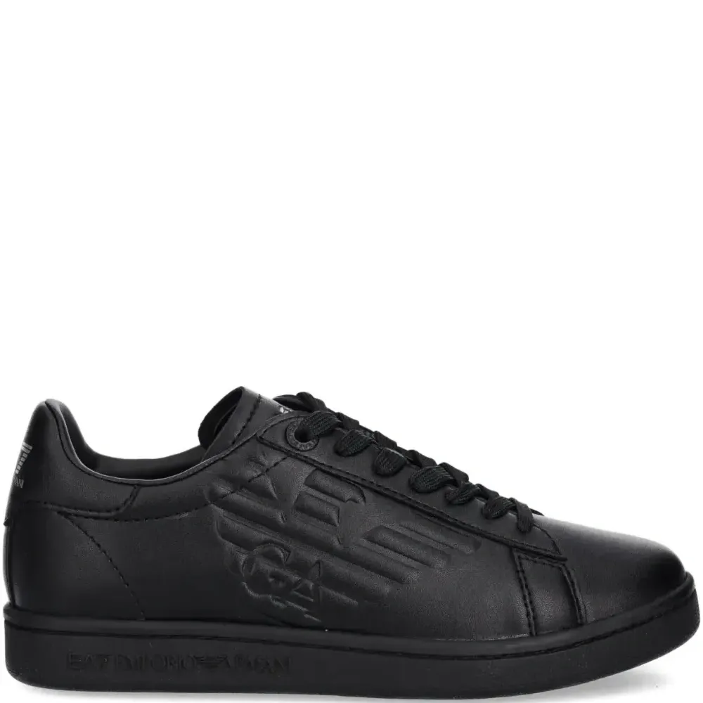 Кроссовки с тисненым логотипом