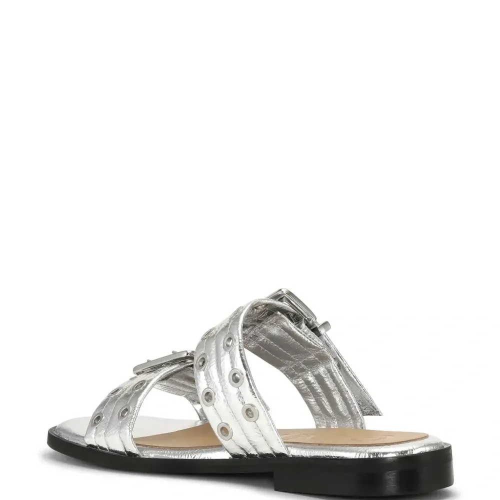 Шлепанцы с пряжками