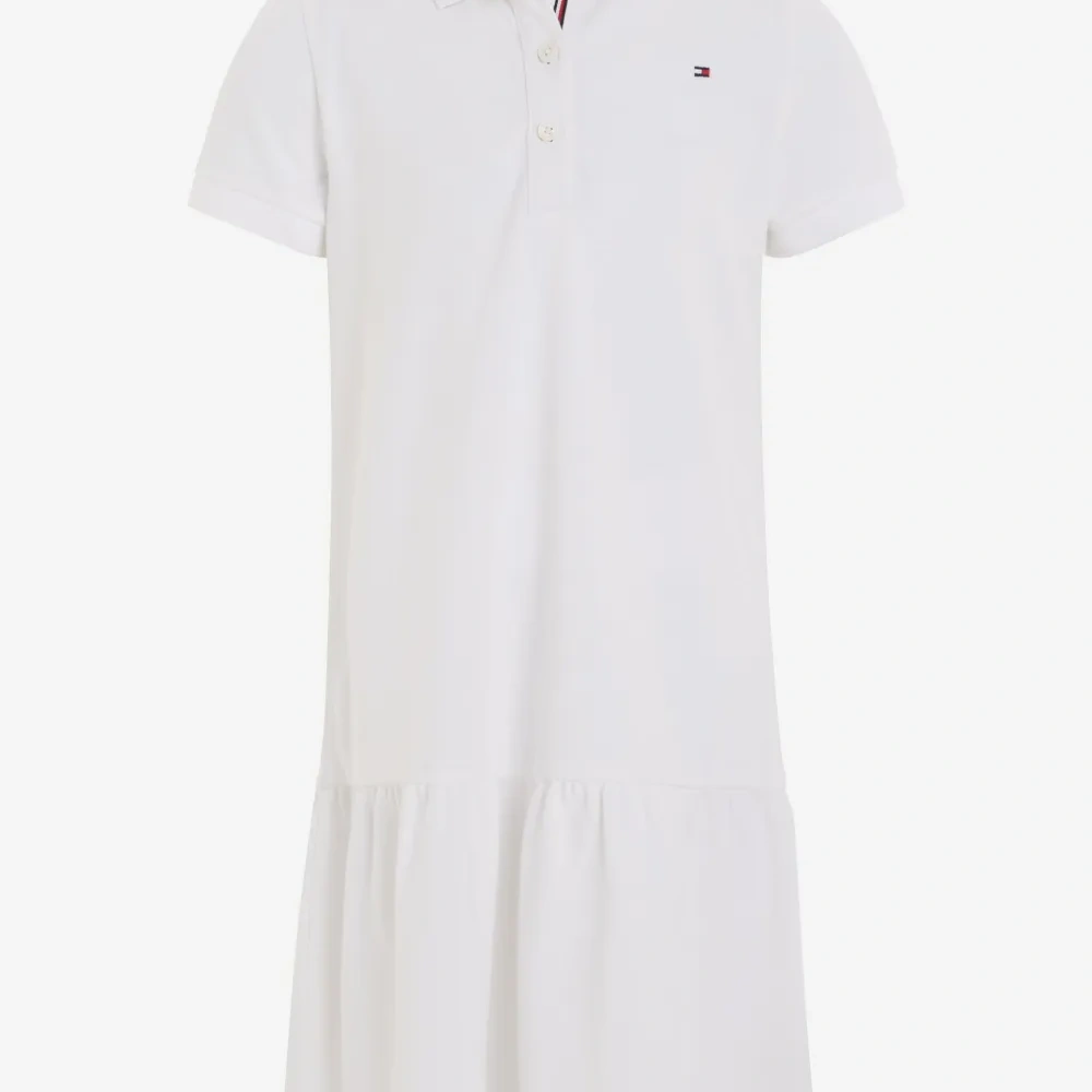 Платье с воротником поло и короткими рукавами