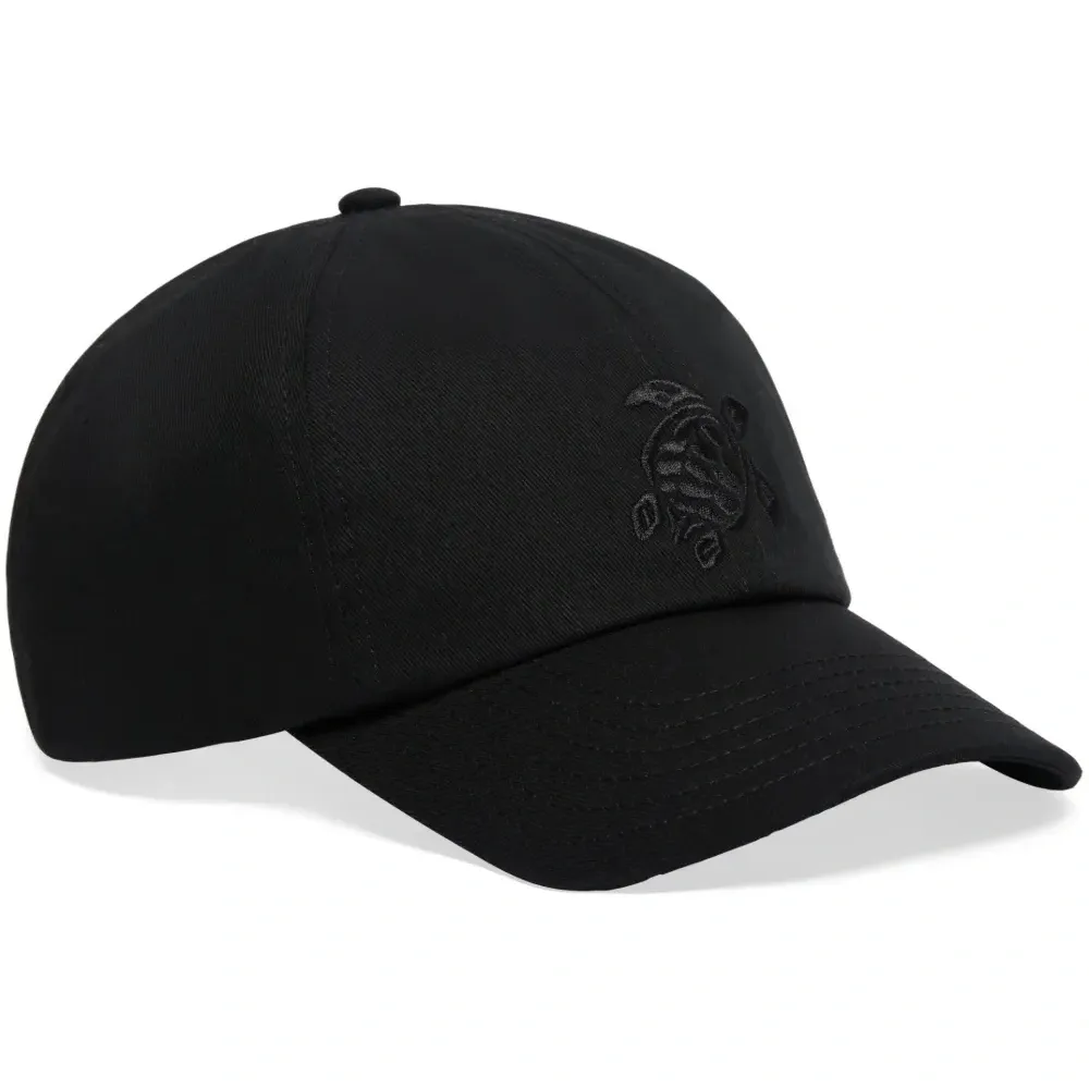 Бейсболка с вышитым логотипом