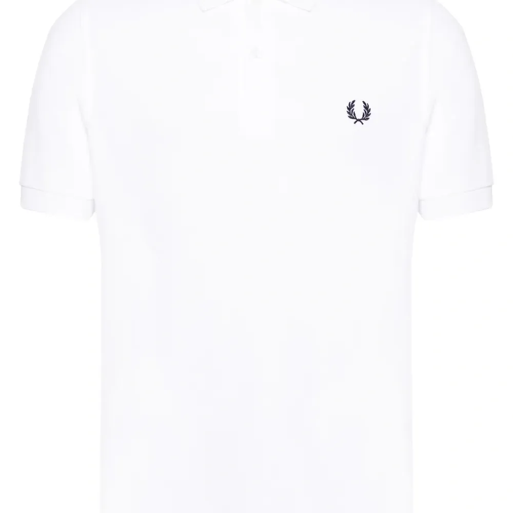 Рубашка поло с вышитым логотипом