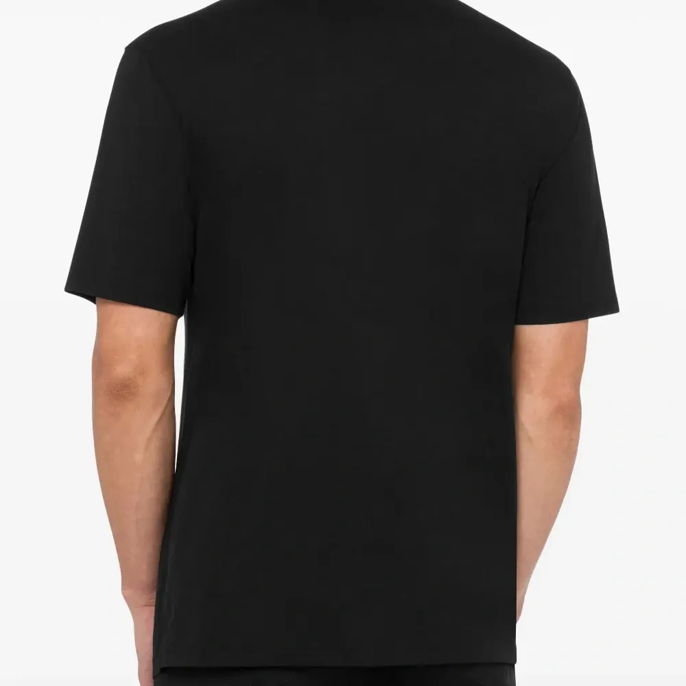 Футболка с логотипом