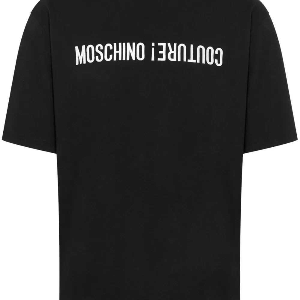 Футболка с логотипом